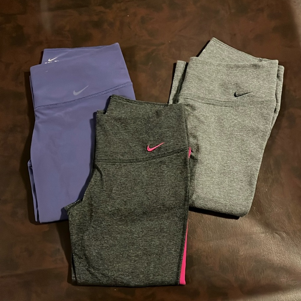 3 pair Nike capri leggings. Like new